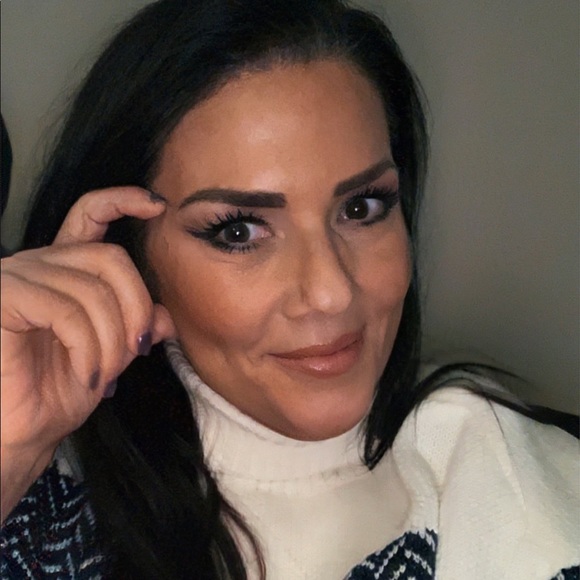 Meet your Posher, Susan - Picture 2 of 7